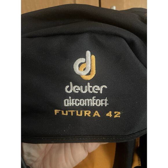 Deuter Aircomfort Futura 42 Backpack - Used - Black/Yellow - Picture 2 of 8